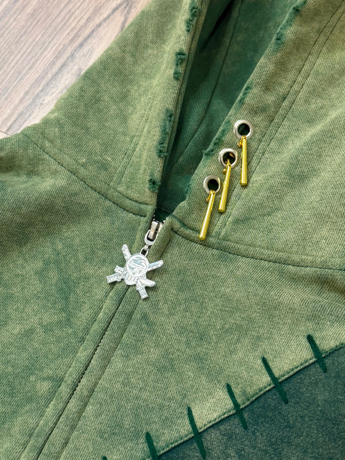 THREE SWORDSMAN ZIP-UP