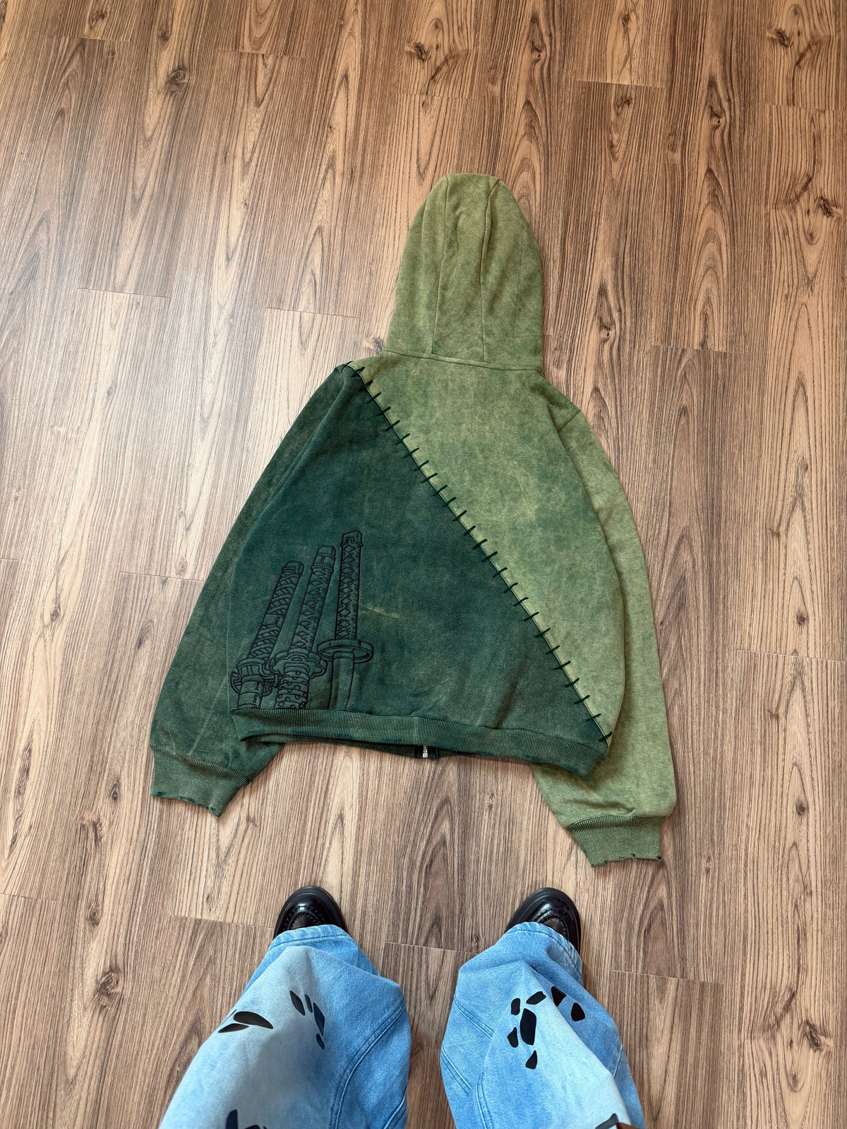 THREE SWORDSMAN ZIP-UP